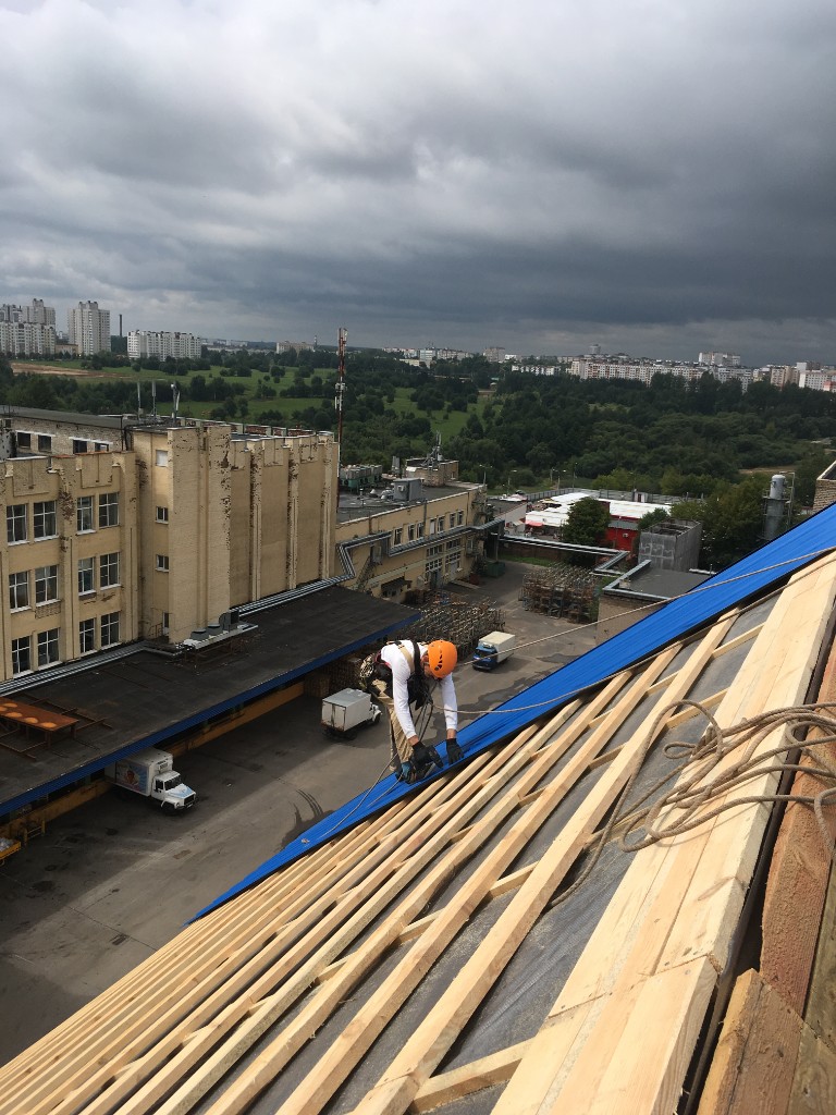 Крыша промышленного здания